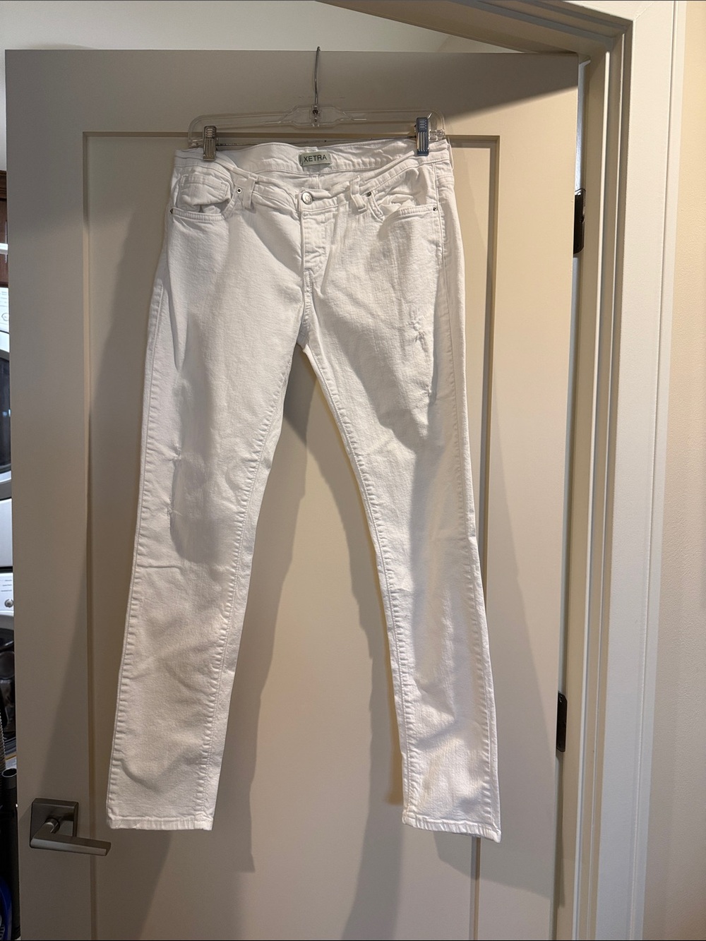 XETRA white jean